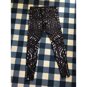 Lululemon Wunder Under Brush Silver Spoon SZ 10